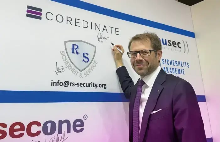 BVMS platinum partner COREDINATE, Michael Kulig signs the BVMS stand