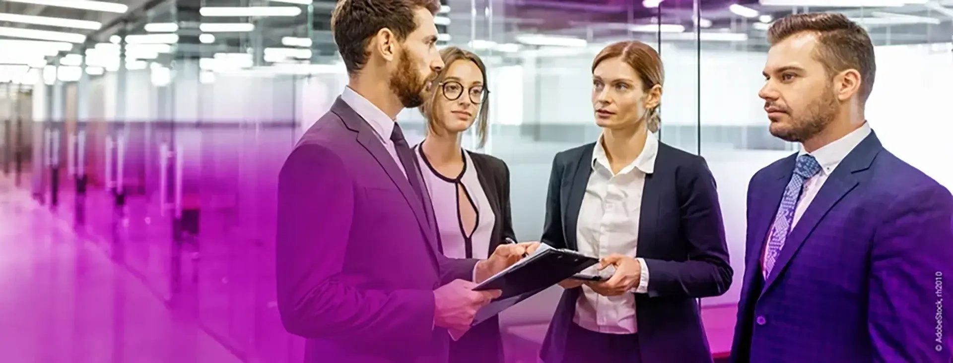 Business_men_women_AdobeStock_303766101_rh2010-3