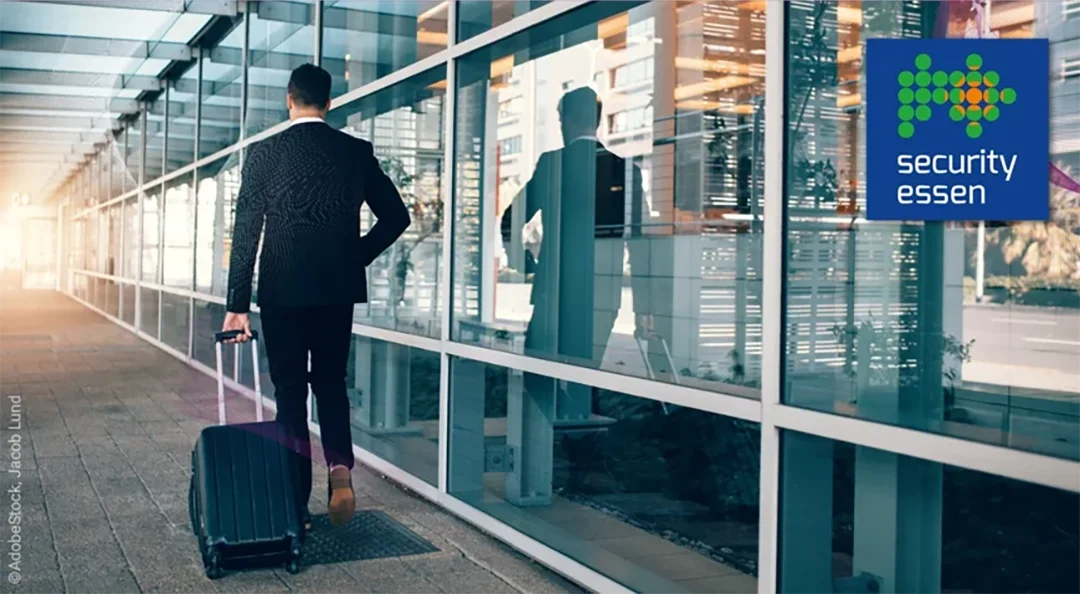 Arrival, Security Essen 2022, Businessman with suitcase
